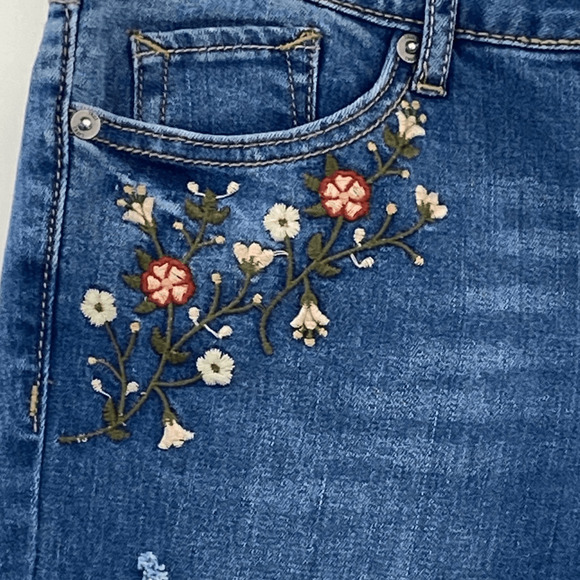 True Craft Blue Denim Floral Embroidery Ripped Skinny Jeans Medium Wash Size 3 - Picture 8 of 11